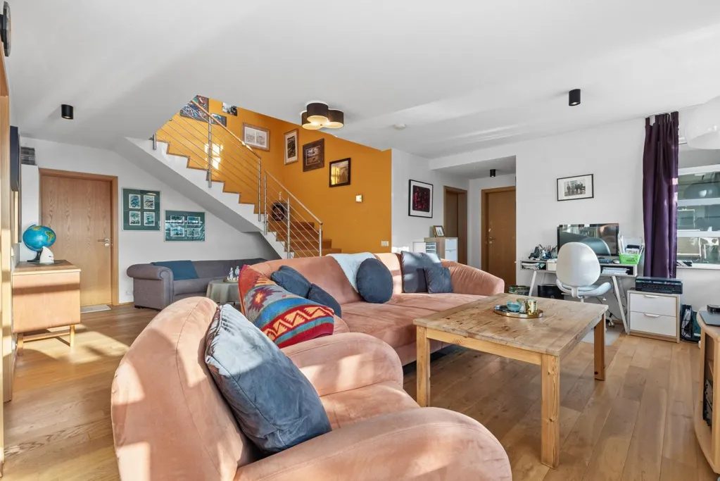 Elutuba - Three-Storey Apartment with Sea View in Hafnarfjörður