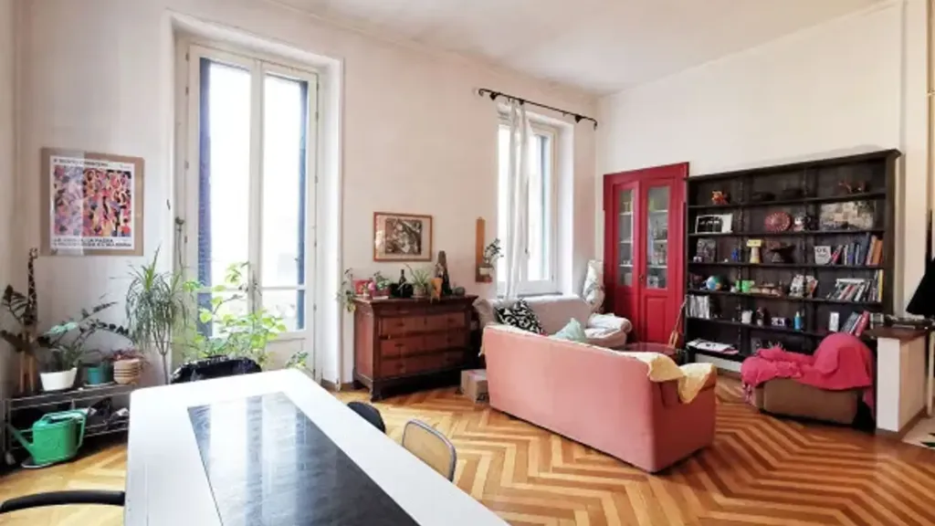 Elutuba - Spacious Apartment with Triple Exposure in Turin