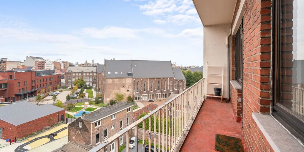 Rõdu - Light-Filled Apartment with Terrace in Ghent