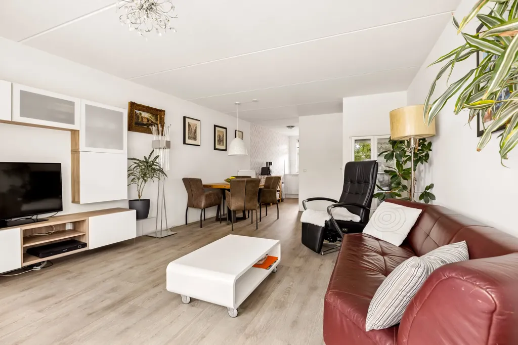 Elutuba - Modern Flat with Balcony in Almere