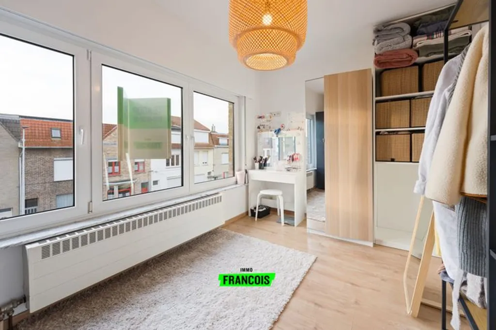 Magamistoad - Terraced House with Solar Panels in Wenduine
