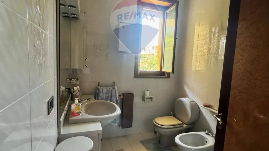Bathrooms - Apartment with Garage in Augusta