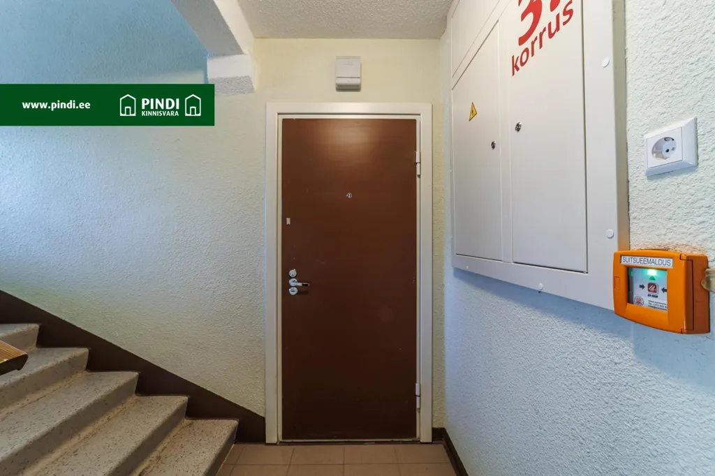 hallway_entrance