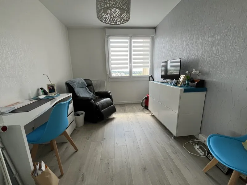 Studio - Bright Apartment with Balcony near Penfeld