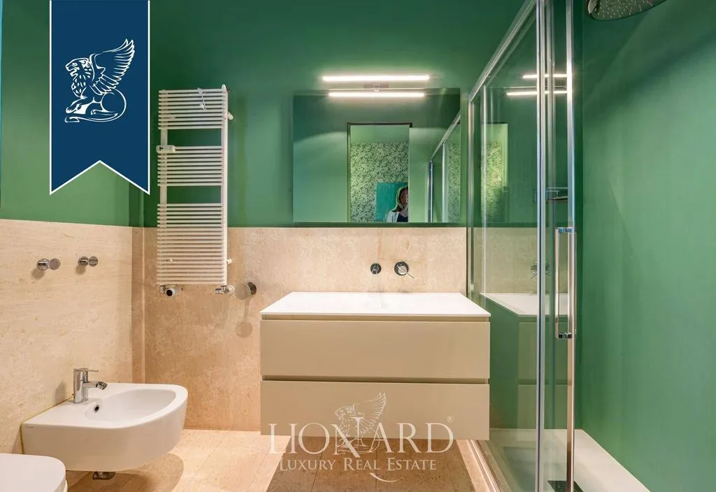 Salles de bain - Luxury Duplex Flat with City Views in Milan