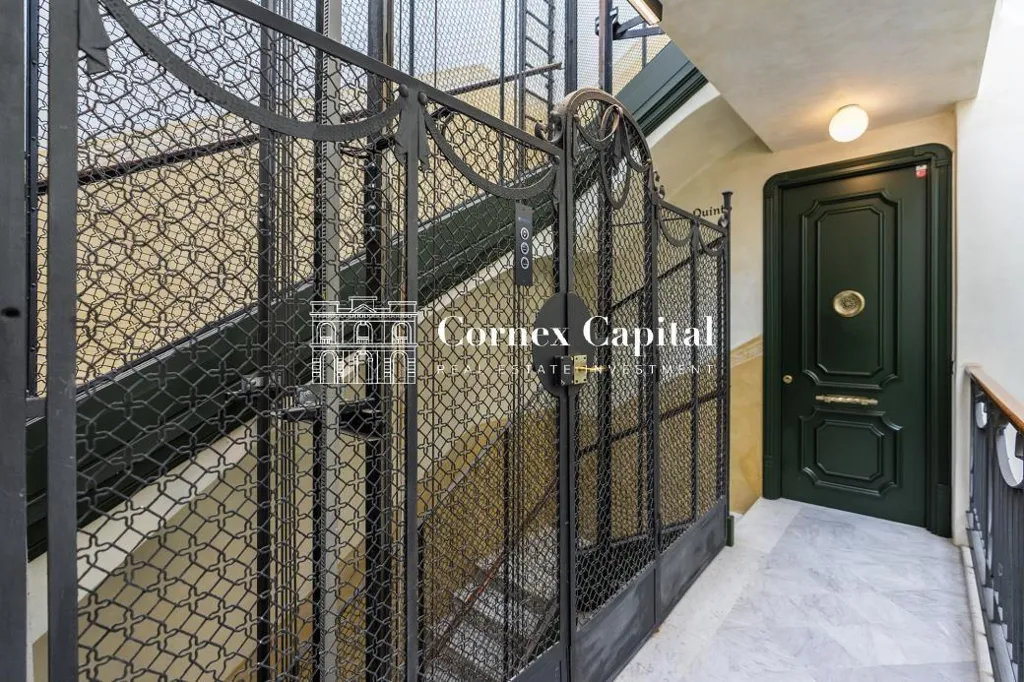 Hallway - Penthouse-Duplex with Terrace in Eixample, Barcelona