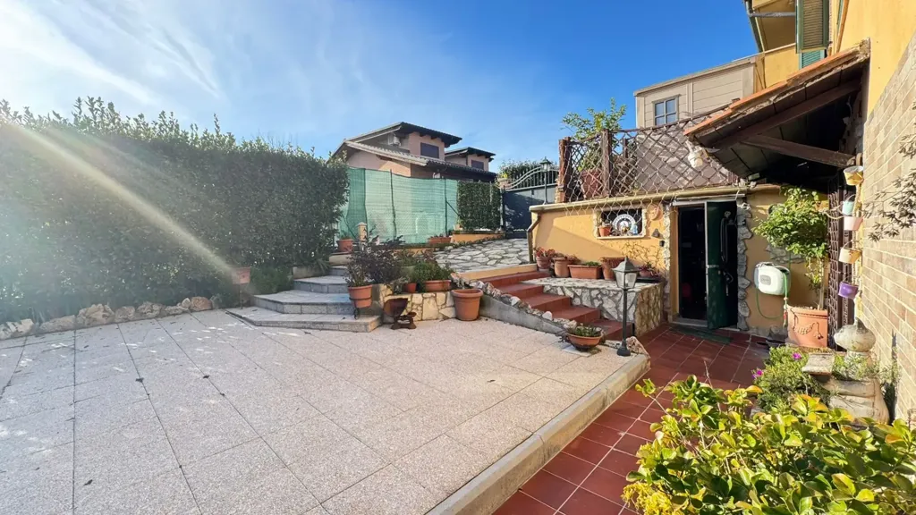Terrasse - Rustic Villa with Terraces in Guidonia Montecelio