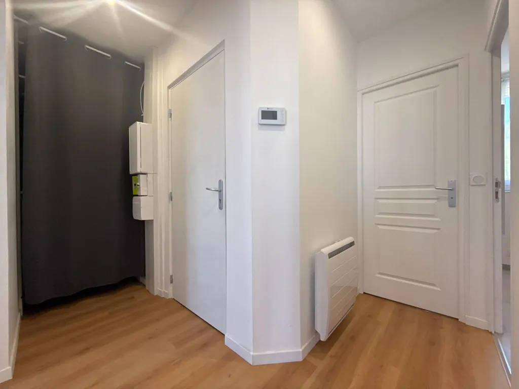 Esik - Refurbished Duplex Flat near RER E, Le Raincy