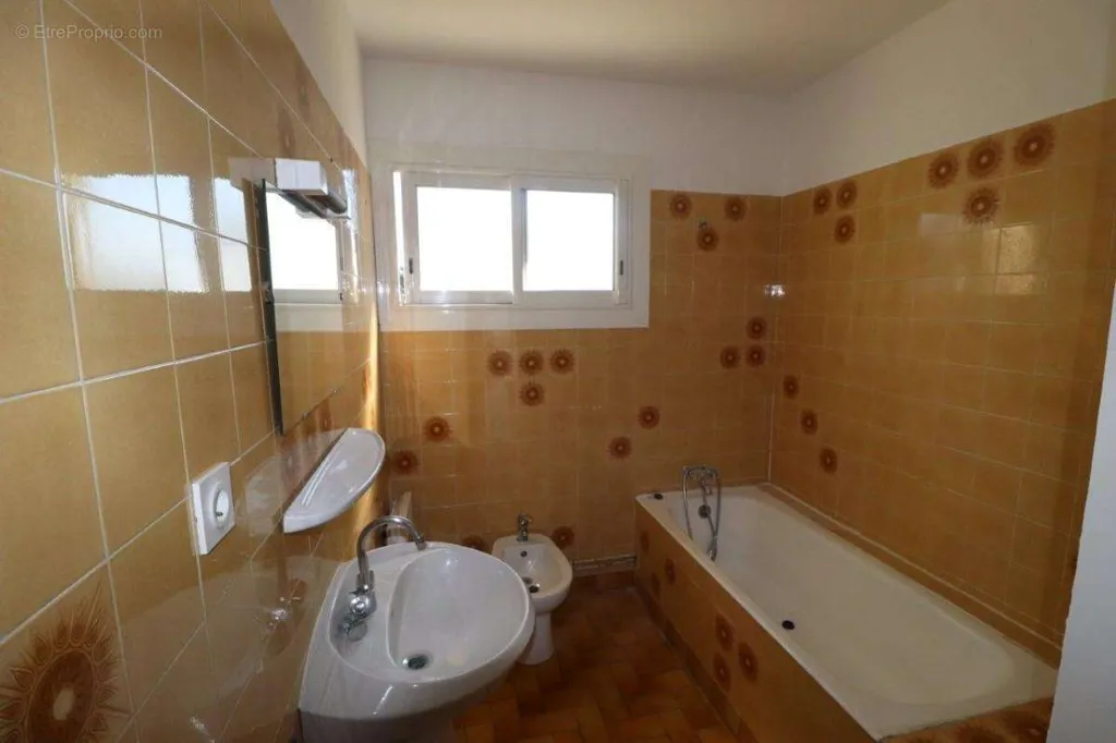 Vannitoad - T3 Apartment with Garden View in Perpignan