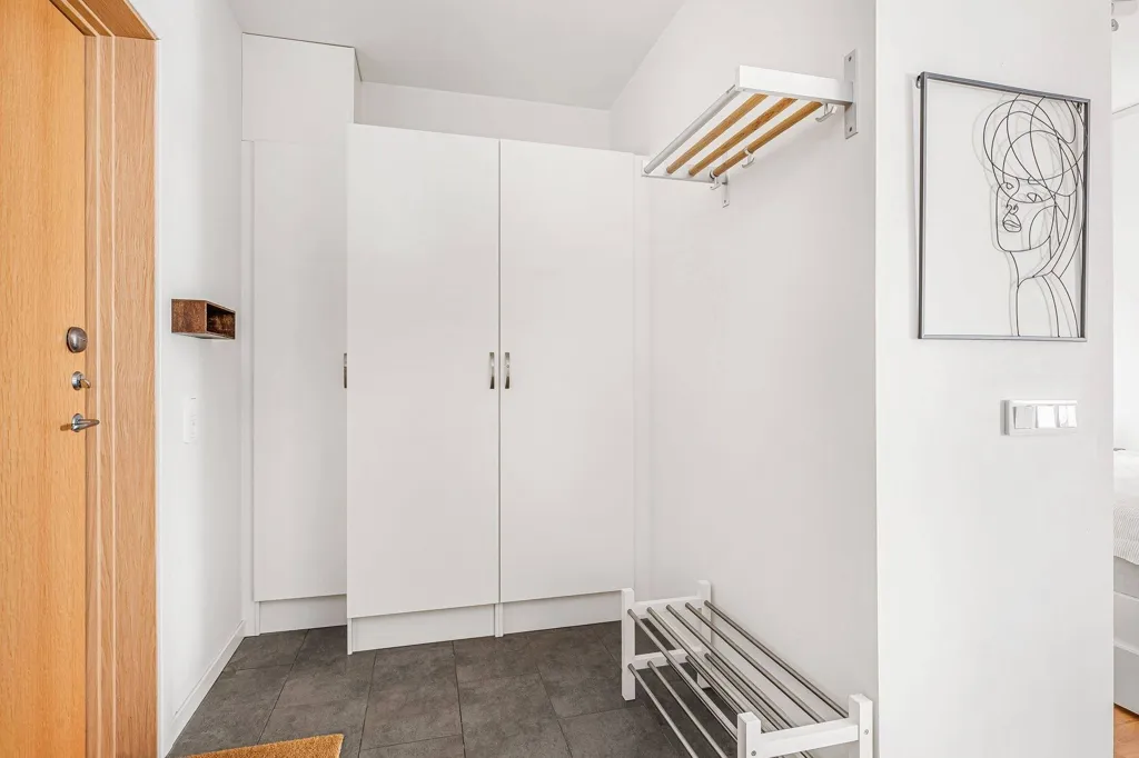Esik - Apartment with Private Storage in Duvkullen