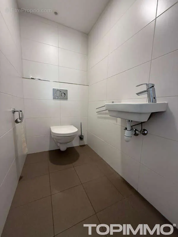 Bathrooms - Renovated House with Canal Access in Widensolen