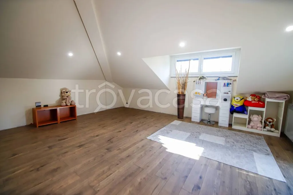 Pièces - Modern Villa with Private Garden in Lombardore