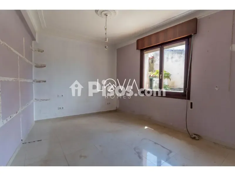 Rooms - Large House with Garden in Adarzo, Santander