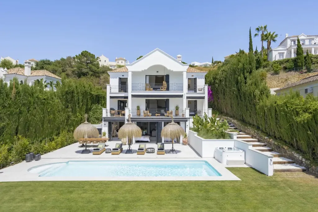Bassein - Luxury Villa in Gated Community, Benahavís