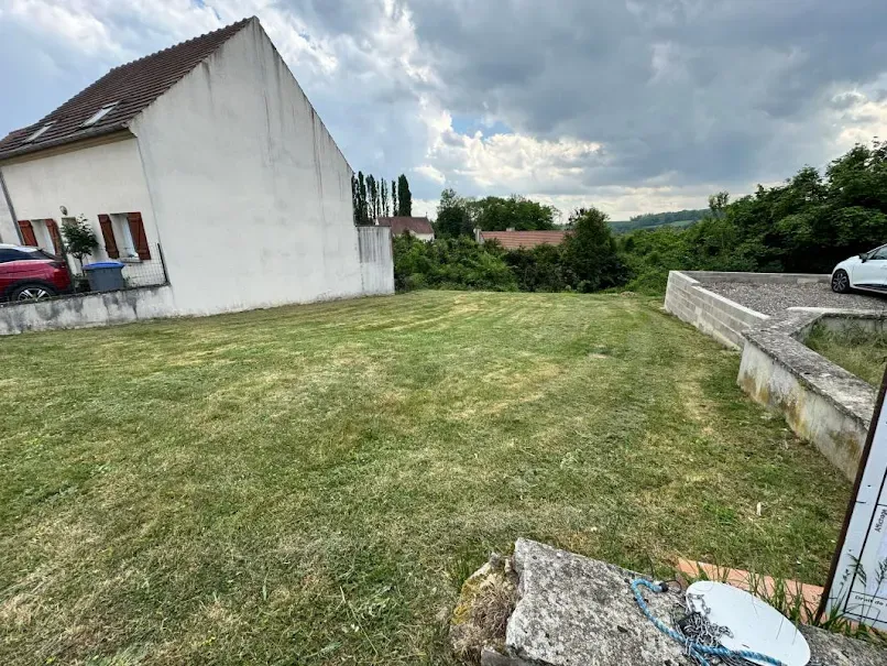 Aed - Buildable Plot with 12m Facade in Essômes-sur-Marne