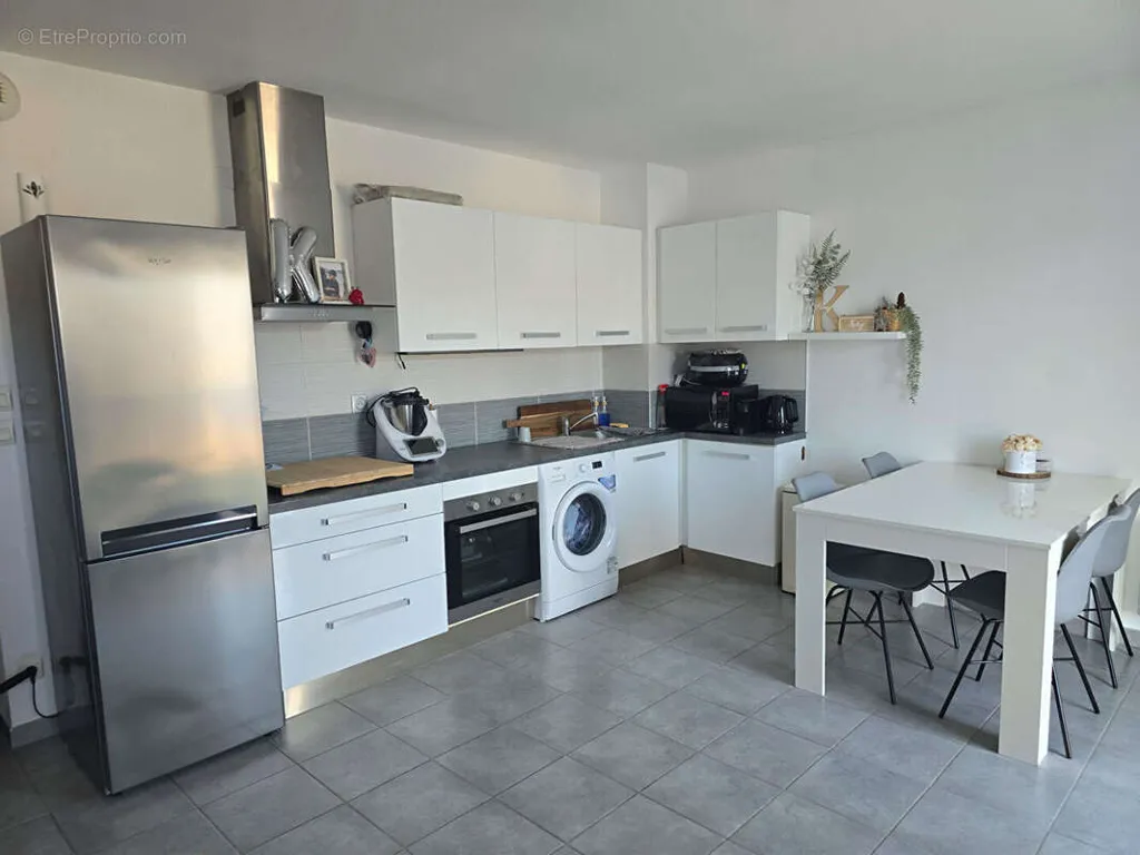 Cuisine - Appartement T2 avec Balcon à Allauch