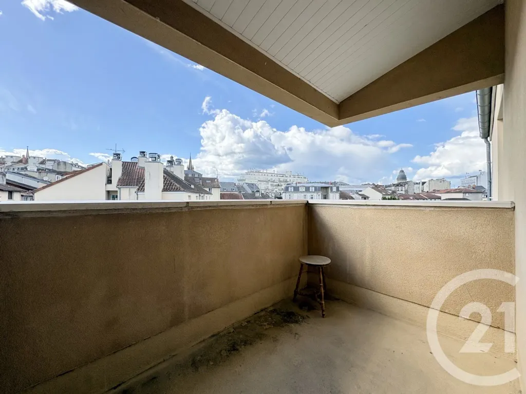 Balkon - City Centre Apartment with Balcony in Limoges