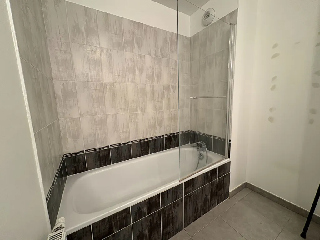 Salles de bain - Appartement 3 Pièces avec Jardin à Perpignan