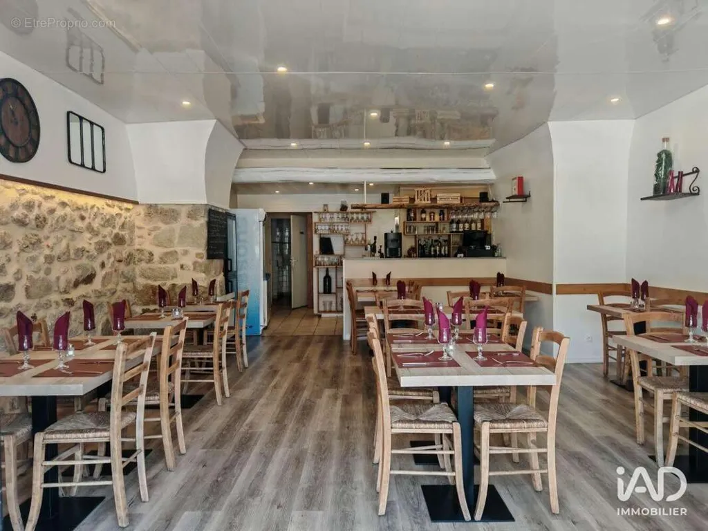 Dining Room - Restaurant with River Terrace in Largentière