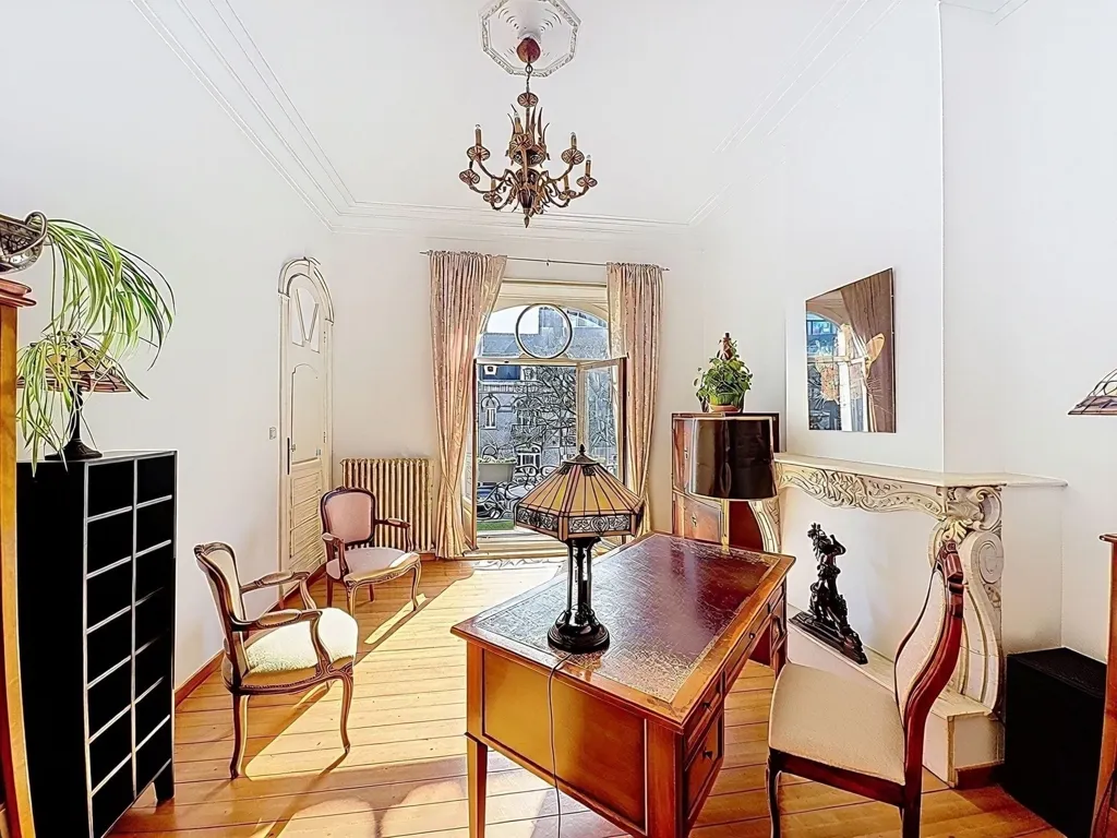 Kabinet - Art Deco Masterpiece with Garden in Prestigious Avenue