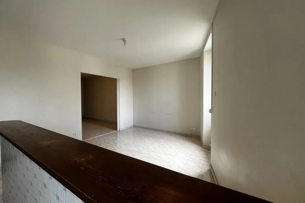Pièces - Maison de 3 Pièces avec Terrasse à Arles
