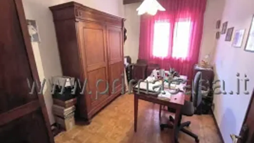 Bureau - Terraced Villa with Private Garden in Noale