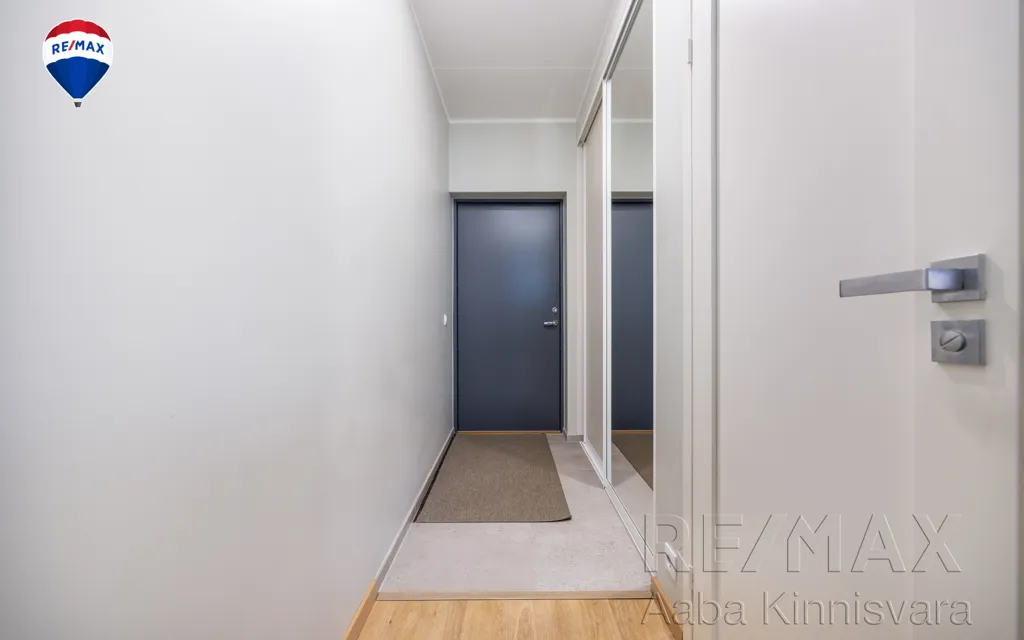 hallway_entrance