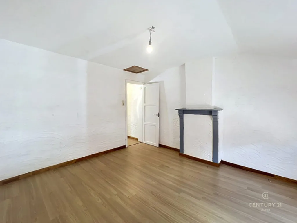 Pièces - Appartement de 2 Chambres à Saint-Ghislain