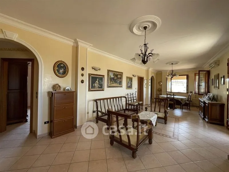 Salle à manger - Villa with Multiple Apartments in Ravanusa