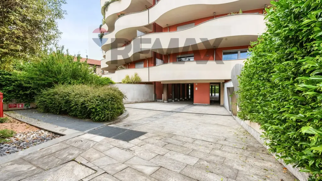 Garden - Modern Apartment with Terrace in Legnano