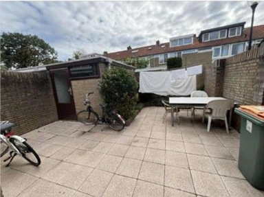 Aed - Student Apartment with Garden in Uitvang