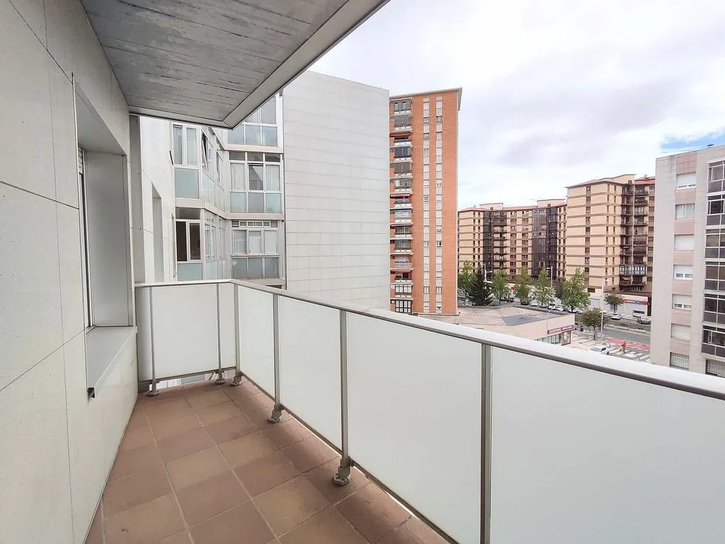 Balcon - Student Flat with Terrace in San Juan, Pamplona