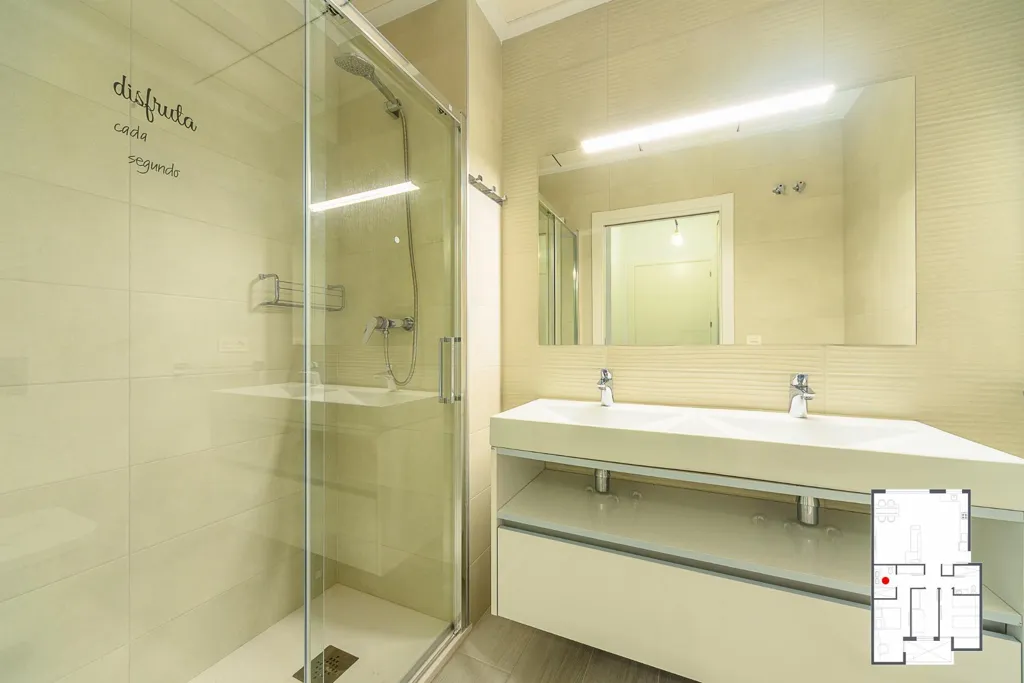 Salles de bain - Modern Flat with Terrace in Ciudad Jardín, Elche