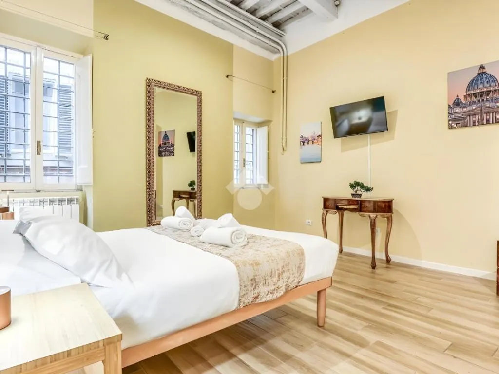 Chambres - Historic Two-Unit Apartment in Rome's Historic Centre