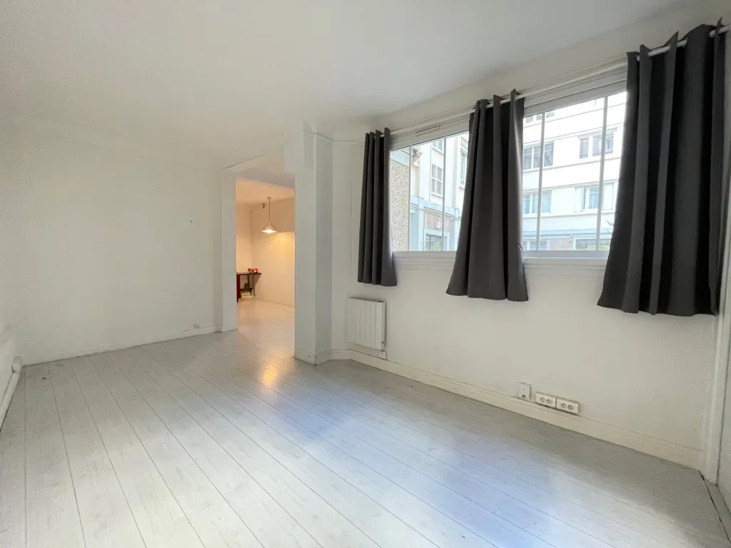 Stanze - 2/3-Piece Parisian Flat with High Ceilings