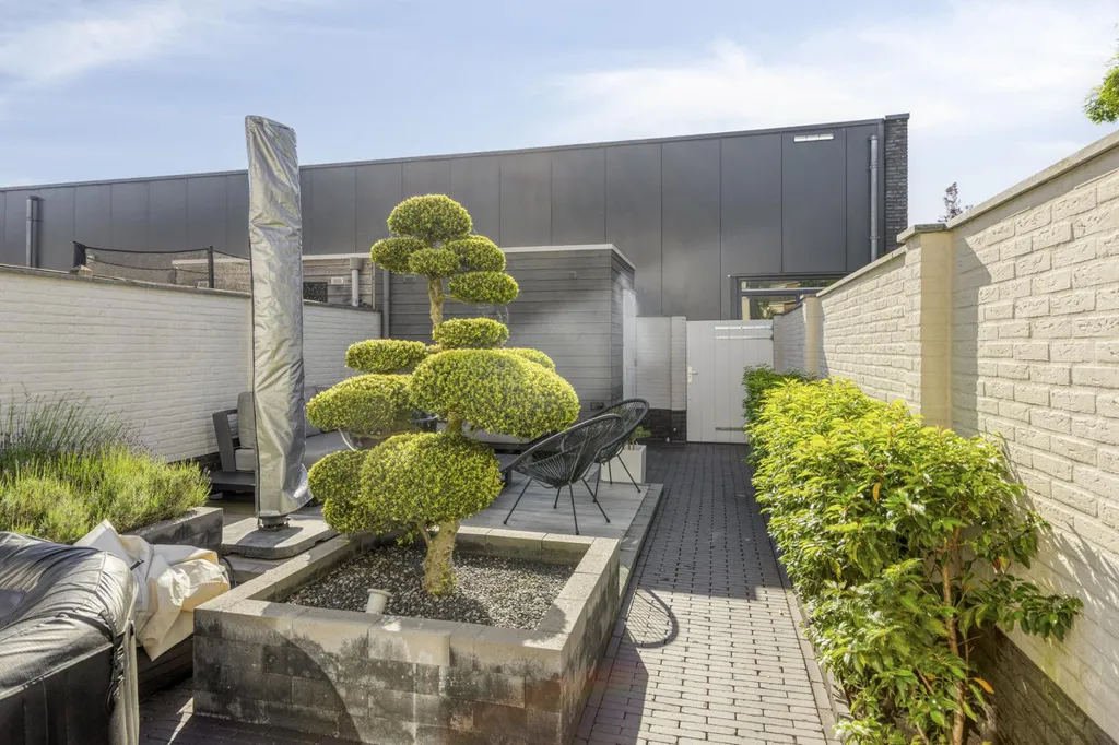 Aed - Corner House with Solar Panels in St. Willebrord