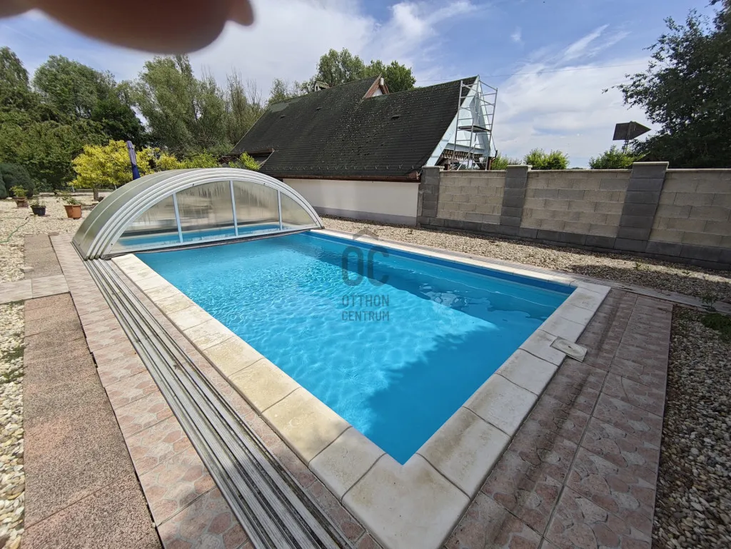 Piscina - Family House with River View in Mohács