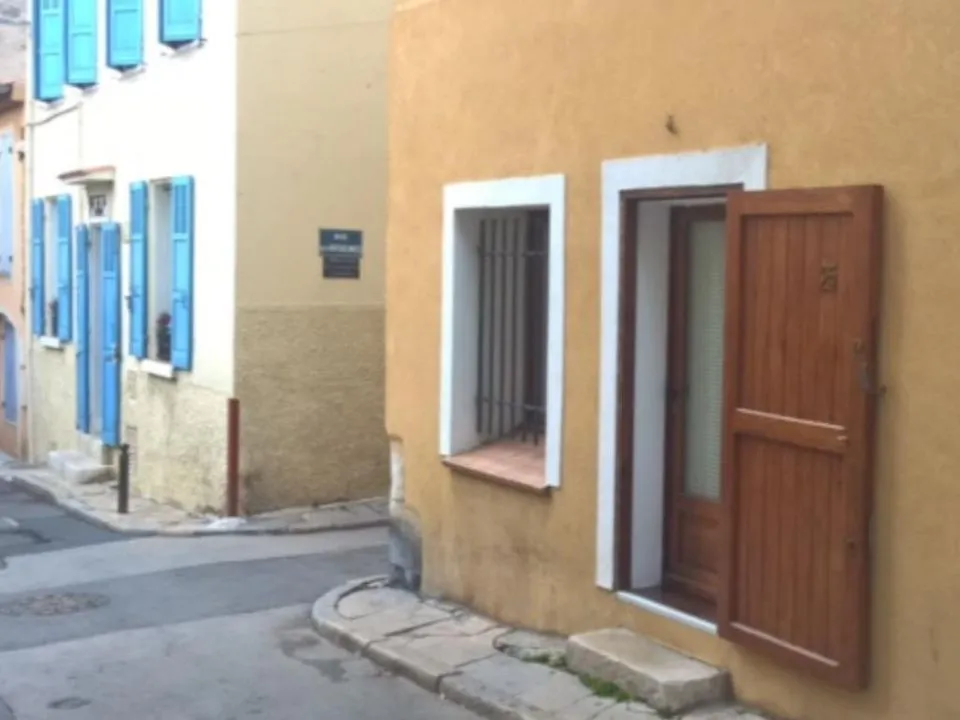 Extérieur - Studio Meublé à La Ciotat, Proche Transports