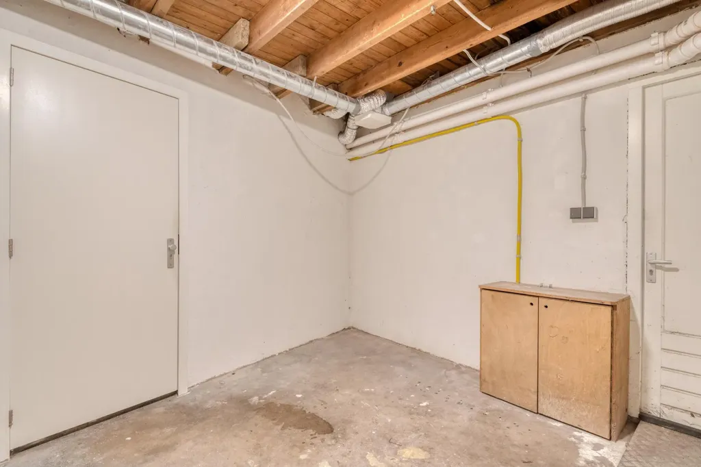 Garage - Ground Floor Apartment with Terrace in Prinsenbeek