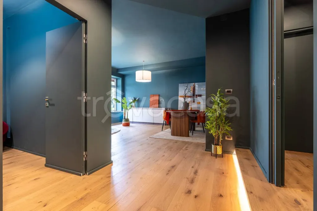 Entrée - Design Refined Ground Floor Apartment in Turin
