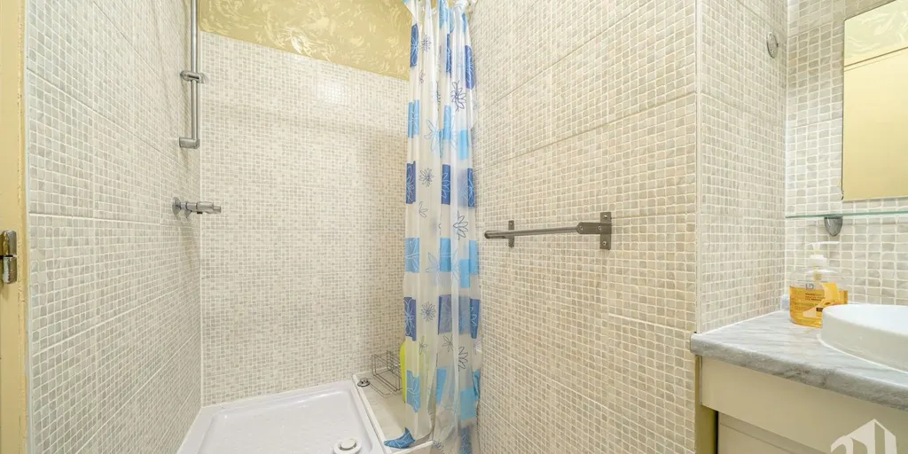 Bagni - 8-Bedroom House in Tournai
