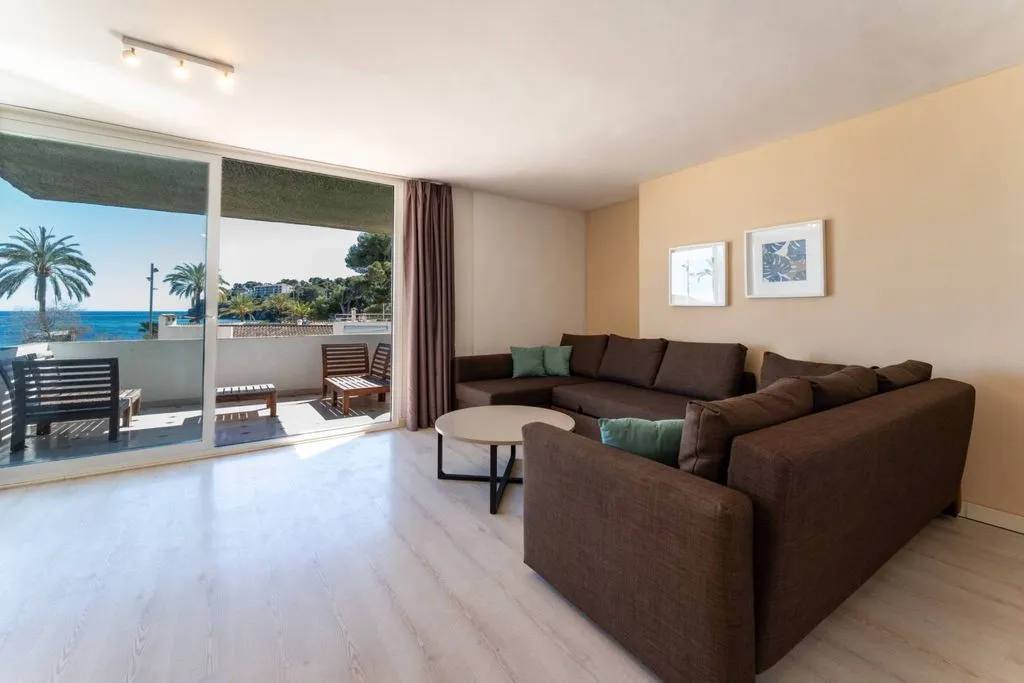 Elutuba - Seafront Apartment with Balcony in Magaluf