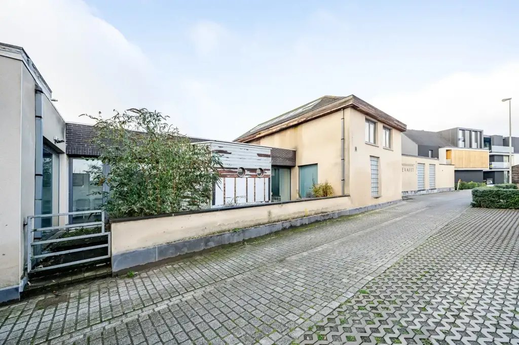 Esterno - Commercial Property with Residential Unit in Kruisem