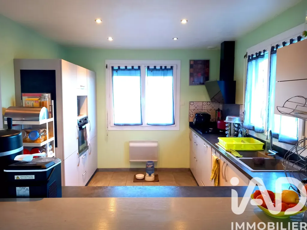 Cuisine - Maison avec Terrasse et Jardin à Authon-Du-Perche