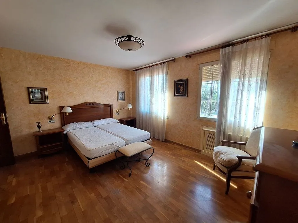 Magamistoad - Detached House with Spa in Elche