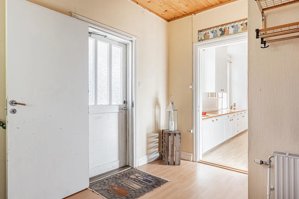 Entrée - Charming Farmhouse with Workshop in Salbohed