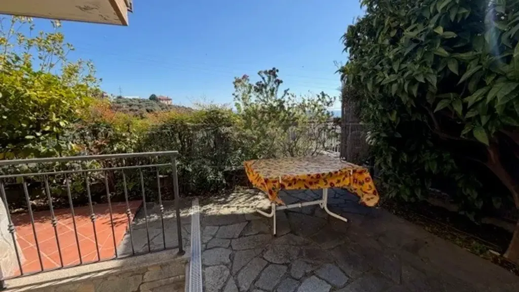Terrass - Restored Apartment with Sea View in Boissano