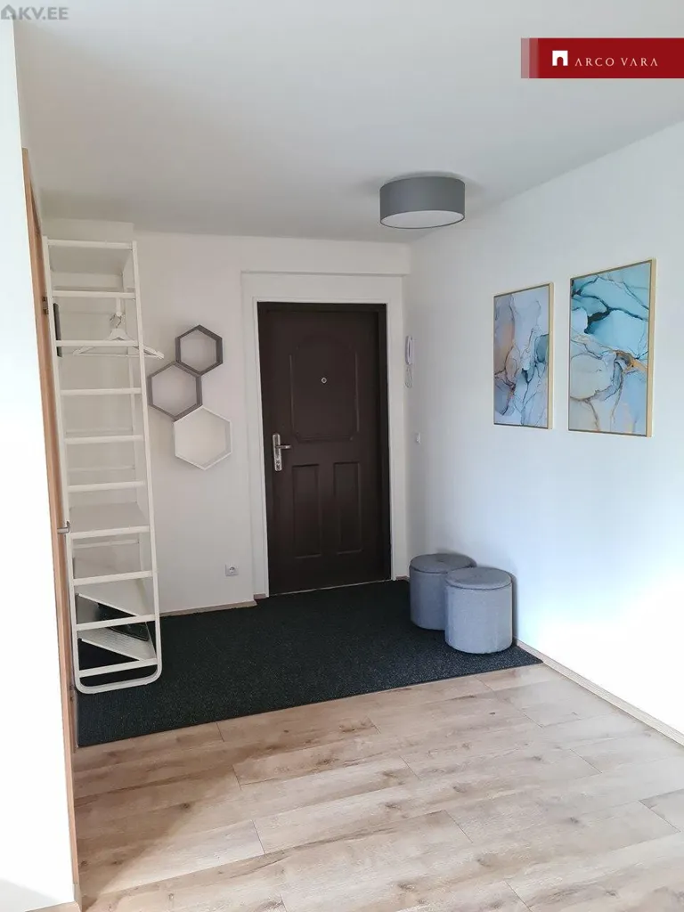 hallway_entrance