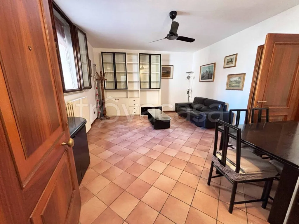 Söögituba - Ground Floor Apartment with Courtyard in Ferrara