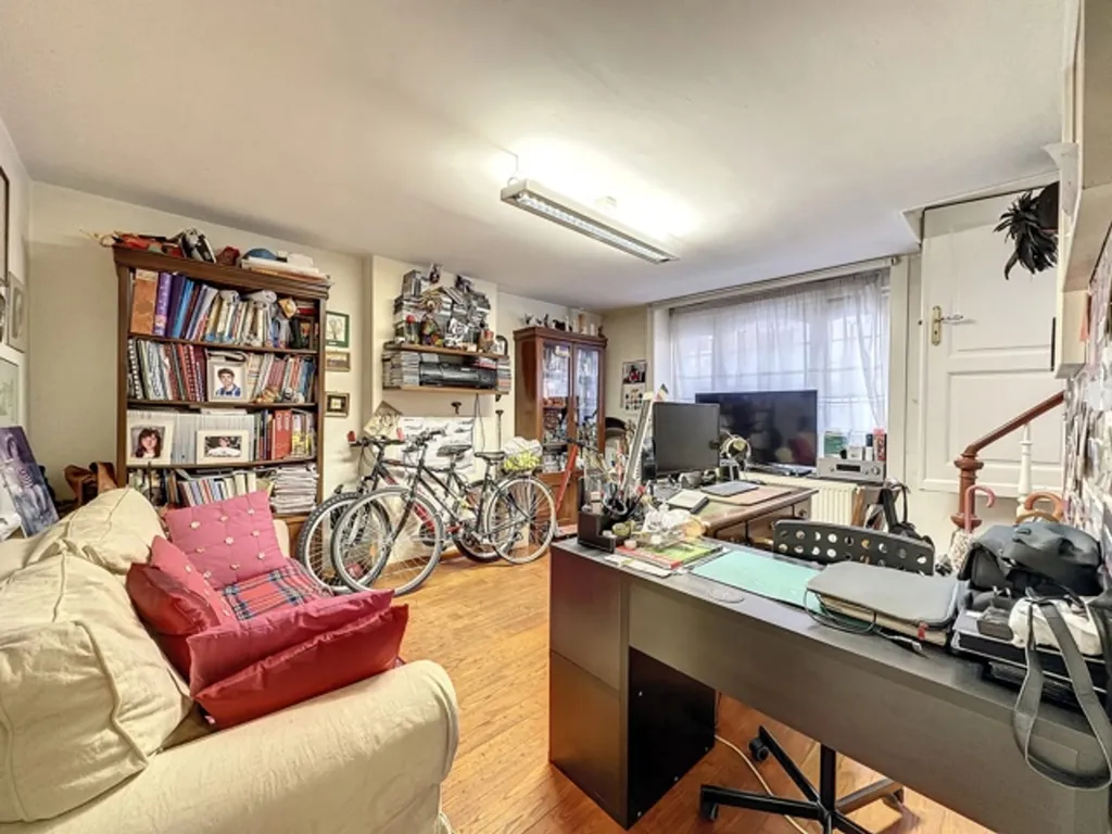 Office - Charming House with Garden in European Quarter
